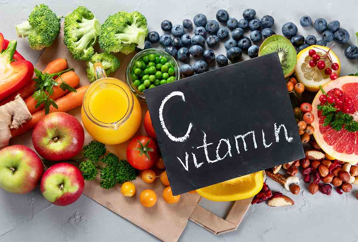 Cách trị nhiệt miệng tại nhà bằng bổ sung thêm vitamin cho cơ thể