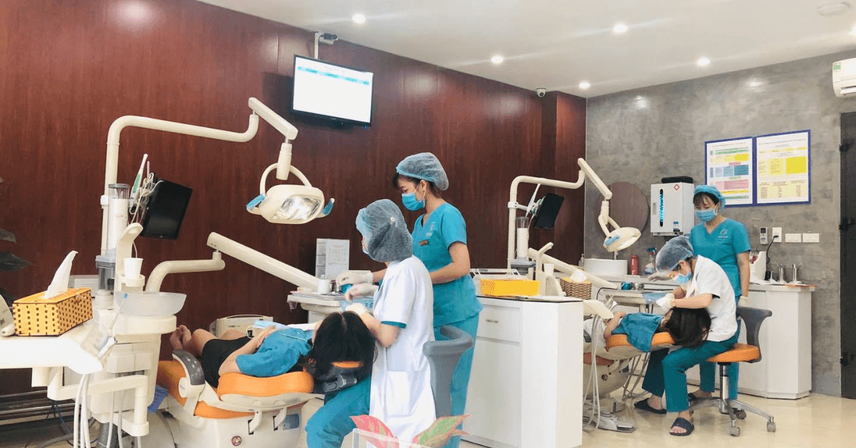 Không gian sang trọng, trang thiết bị hiện đại tại nha khoa Việt Smile