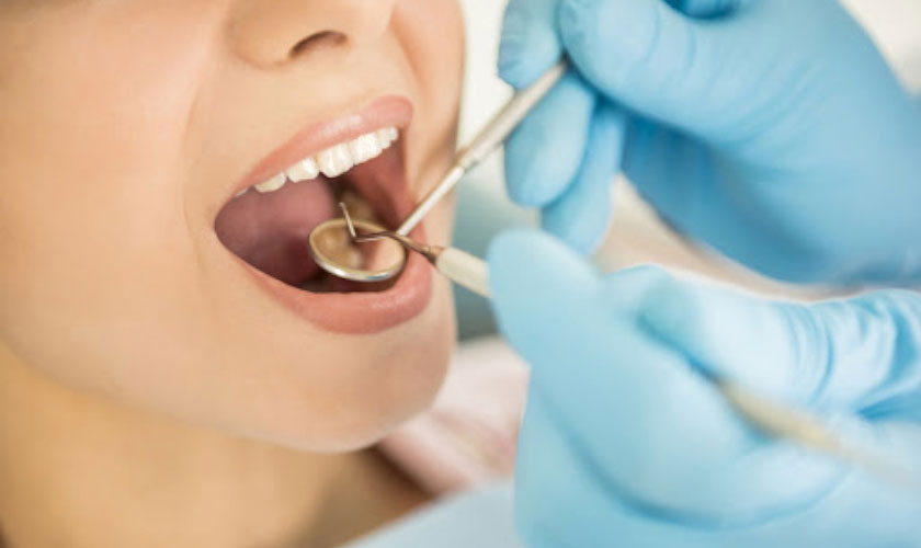 Thăm khám nha khoa định kỳ là một phần quan trọng trong việc duy trì sức khỏe răng miệng